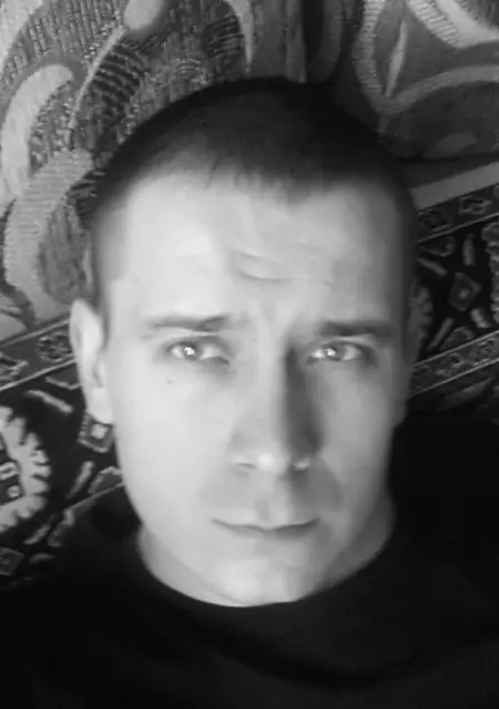 Я Артем, 36, знакомлюсь без обязательств в Новомосковске