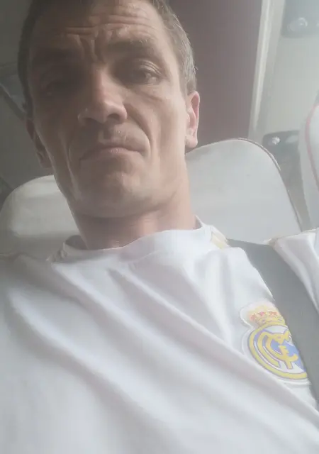 Я Юрий, 38, знакомлюсь для постоянных отношений в Лучегорске