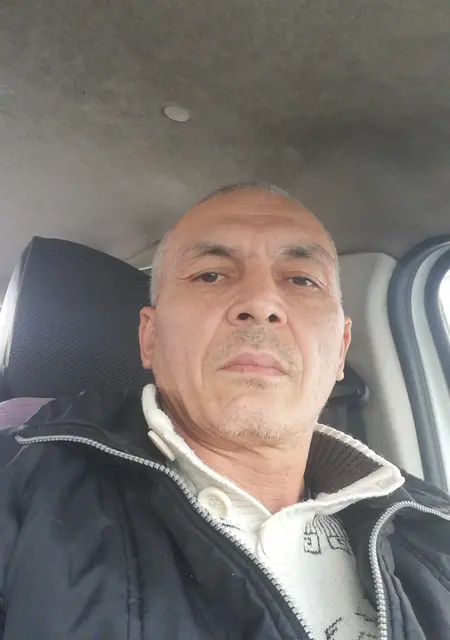 Я Юрий, 52, знакомлюсь без обязательств в Азове