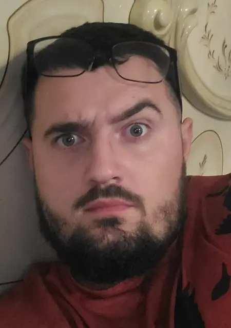 Я Михаил, 30, знакомлюсь для общения в Уссурийске