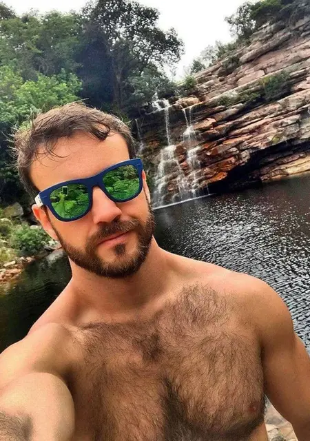 Я Артем, 20, знакомлюсь без обязательств в Воронеже