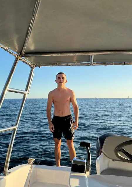 Я Serega, 18, из Москвы, ищу знакомство для дружбы