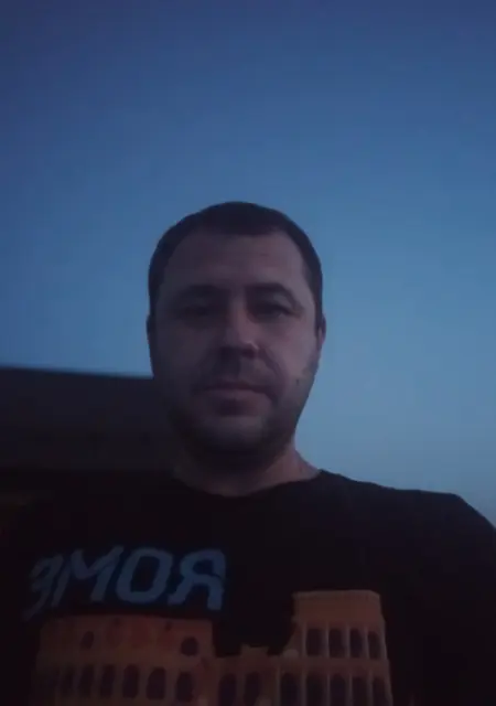 Женёк из Воронежа, мне 41, познакомлюсь без обязательств