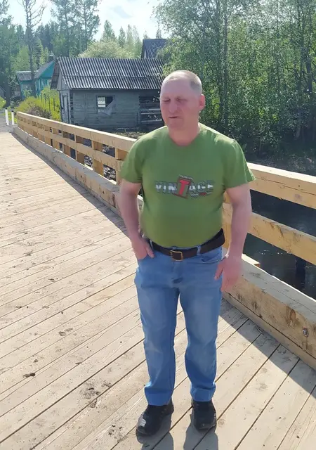 Я Витя, 47, из Петрозаводска, ищу знакомства без обязательств