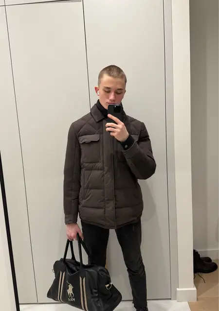 Я Artemy, 19, из Москвы, ищу знакомство для дружбы