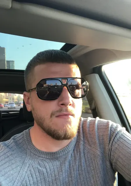 Я Артур, 35, из Тимашевска, ищу знакомства на одну ночь