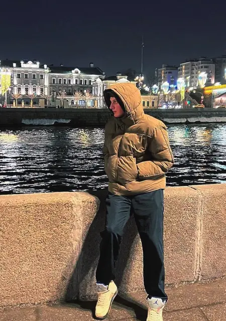 Я Максим, 20, из Томска, ищу знакомства без обязательств