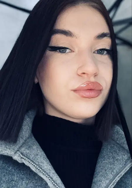 Я Марина, 19, из Воронежа, ищу знакомства без обязательств