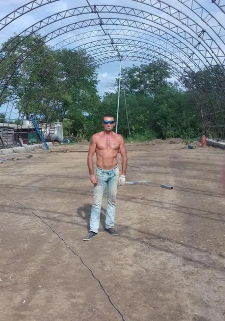 Александр из Воронежа, ищу на сайте знакомства на одну ночь