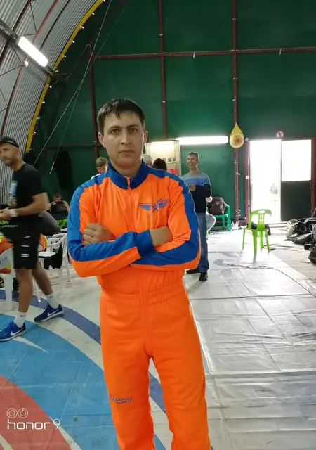 Я Алекс, 33, из Коченёво, ищу знакомство для постоянных отношений