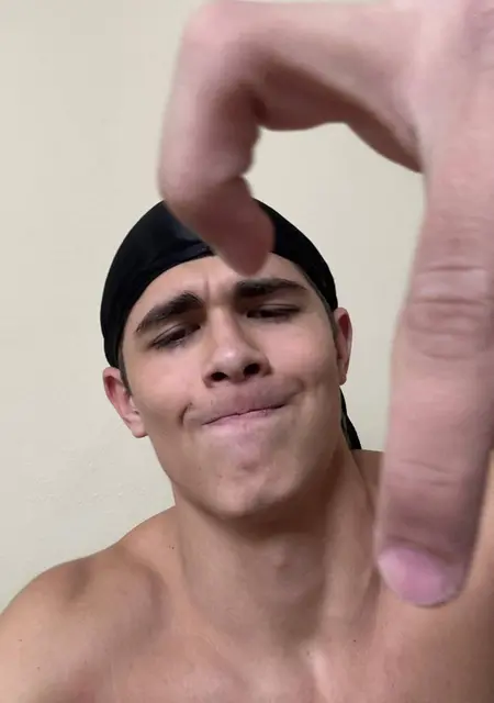 Рома из Ростова-на-Дону, мне 20, познакомлюсь для вирта