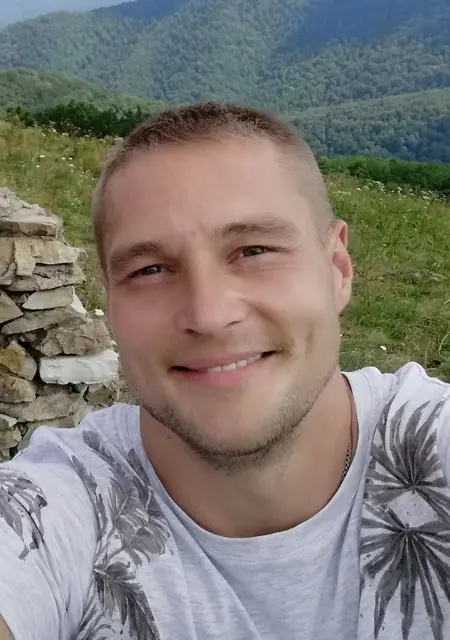 Я Андрей, 38, знакомлюсь для совместных путешествий в Новоуральске