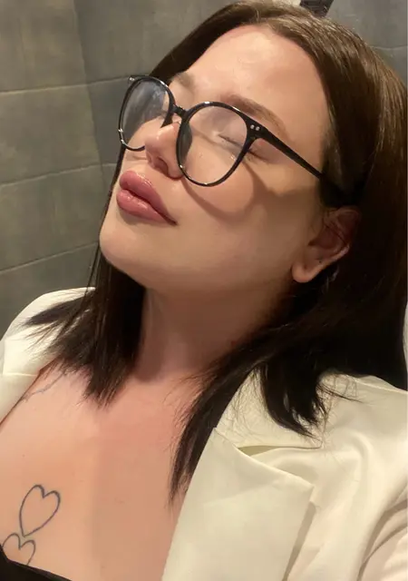 Валерия из Екатеринбурга, мне 19, познакомлюсь для постоянных отношений