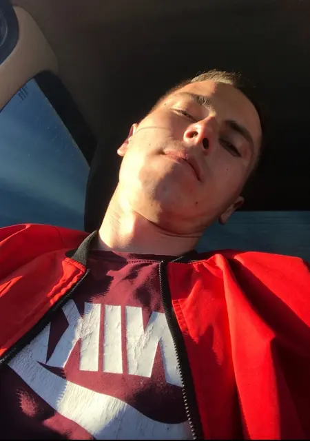 Я Алексей, 28, из Тольятти, ищу знакомства на одну ночь