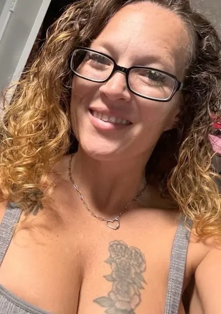 Я Deborah Barmes, 80, знакомлюсь для открытые отношения в Москве