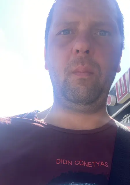 Я Виталий, 39, из Санкт-Петербурга, ищу знакомства без обязательств