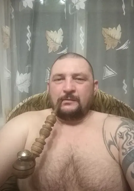 Павел из Кормы, мне 25, познакомлюсь без обязательств