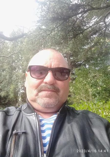 Сергей из Ялты, ищу на сайте знакомства на одну ночь