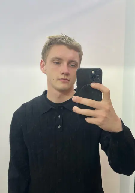 Я Даниил, 20, из Тюмени, ищу знакомство для приятного времяпровождения