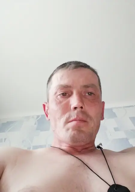 Я Саша, 40, из Омска, ищу знакомство для постоянных отношений