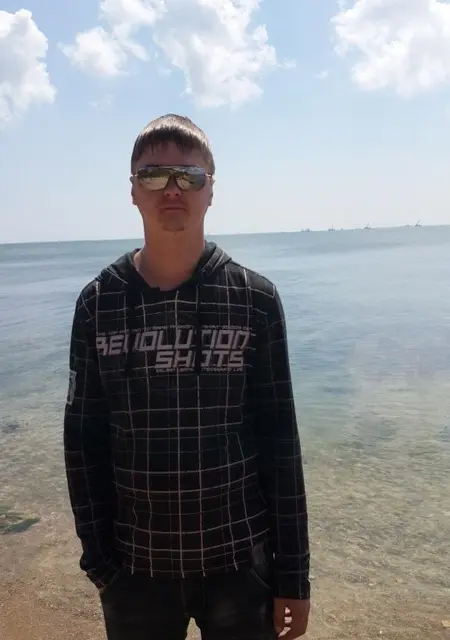 Дима из Керчи, мне 35, познакомлюсь на одну ночь