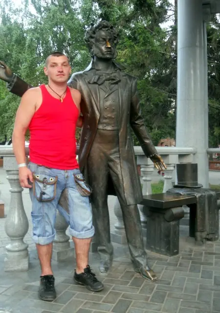 Я Саша, 42, из Тверской, ищу знакомства без обязательств