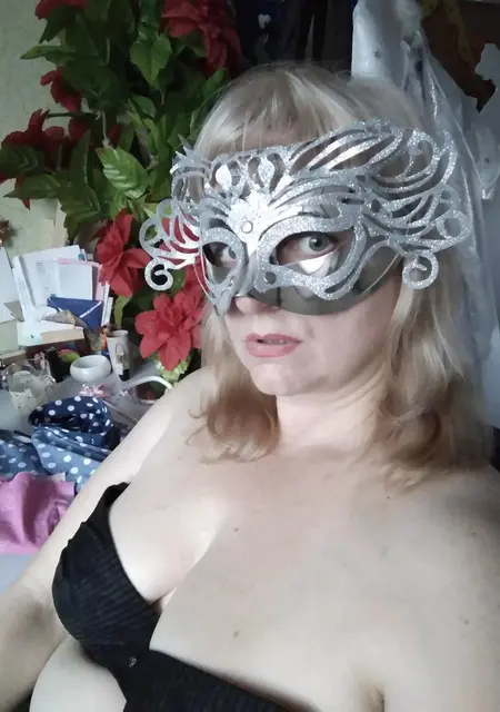 Лола из Хабаровска, мне 53, познакомлюсь без обязательств