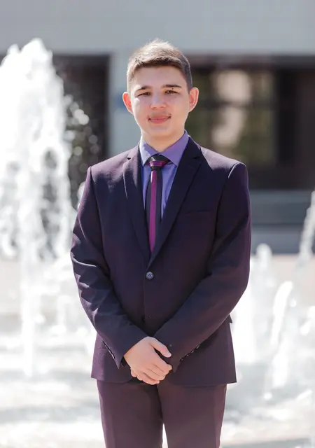 Кирилл из Киришей, мне 24, познакомлюсь для приятного времяпровождения