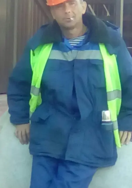 Я Андрей, 42, из Челябинска, ищу знакомства без обязательств