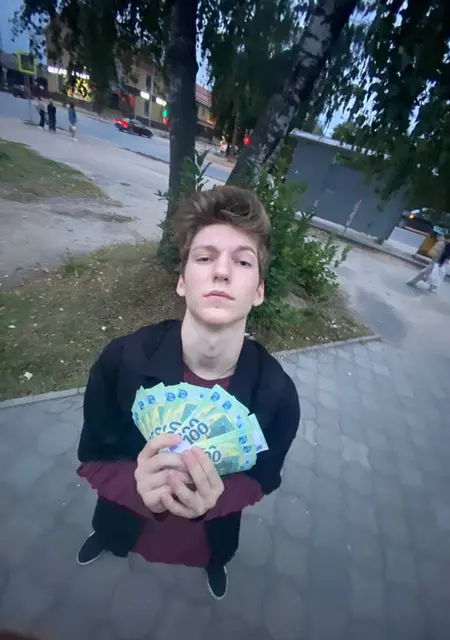 Ростислав из Коврова, мне 25, познакомлюсь на одну ночь