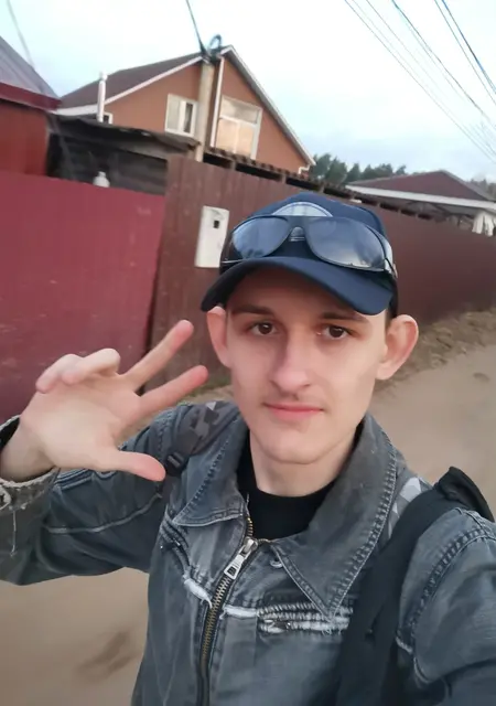 Я Вася, 20, из Долгопрудного, ищу знакомства без обязательств