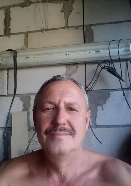 Я Евгений, 63, из Ижевска, ищу знакомство для постоянных отношений