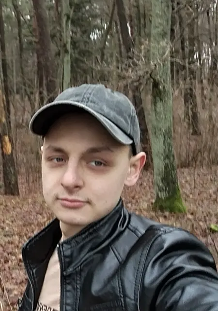Я Антон, 20, из Калининграда, ищу знакомство для вирта