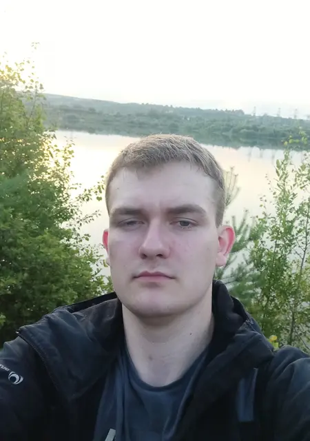 Я Серега, 19, из Москвы, ищу знакомства без обязательств