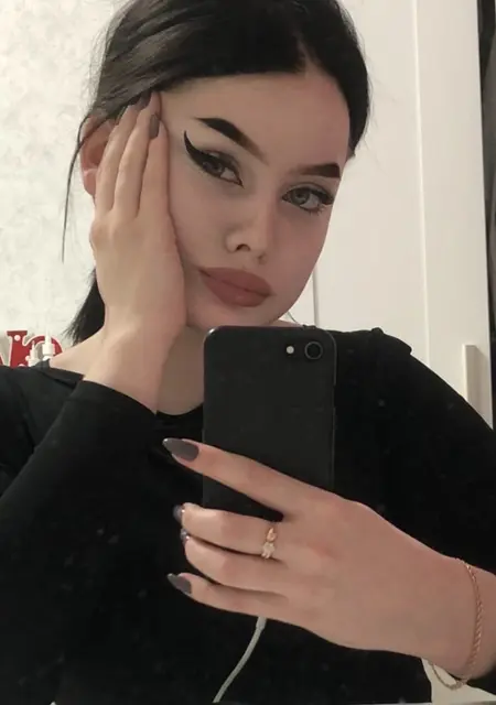 Я Алина, 25, знакомлюсь на одну ночь в Сургуте