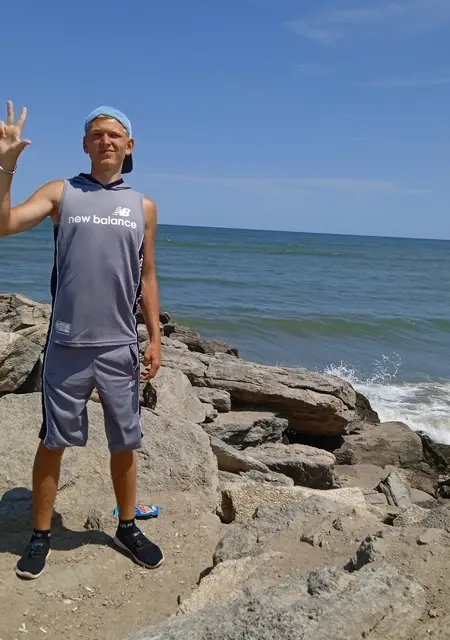 Максим из Солдатской, ищу на сайте знакомства на одну ночь