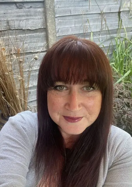 Sarah from London, 43 years old, ready to meet